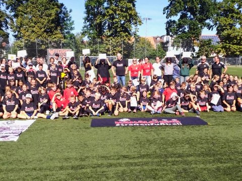 Integrationsturnier in Hatzenbühl - Team "FCK" auf Platz 1 