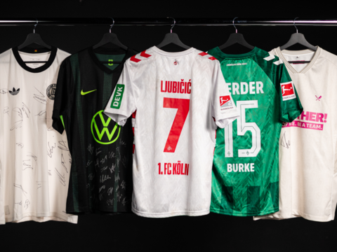 "Fußball stiftet Zukunft" - Besondere Trikot-Auktion für den guten Zweck